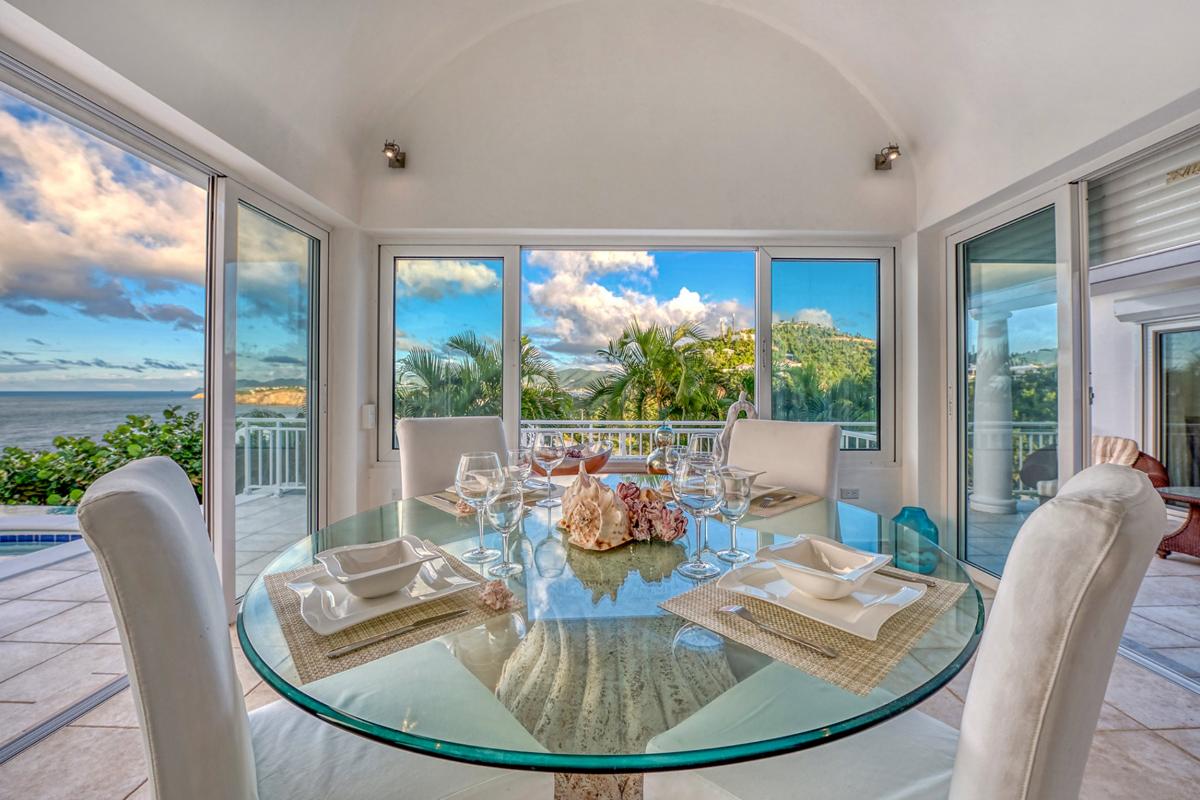 Luxury Pool Villa St Martin - Evening dining table